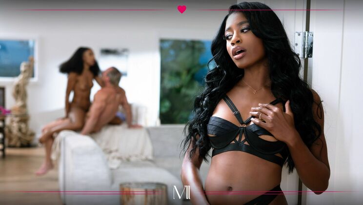 Natural Tits and Beautiful Ass: Interracial Threesome
