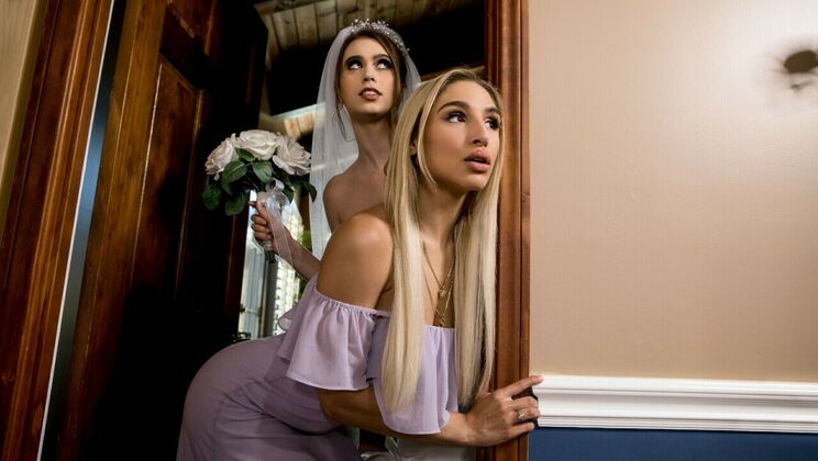 Small but Sexy: Abella & Jill's Lesbian Romp