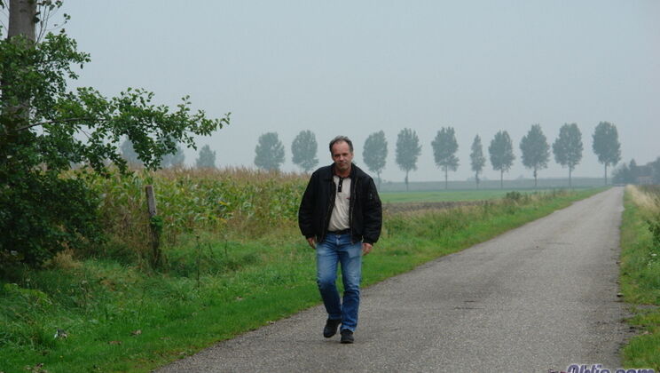 [Oldje] - Old Meets Young in a Bathroom Blowjob Romp - Erick - Alisa