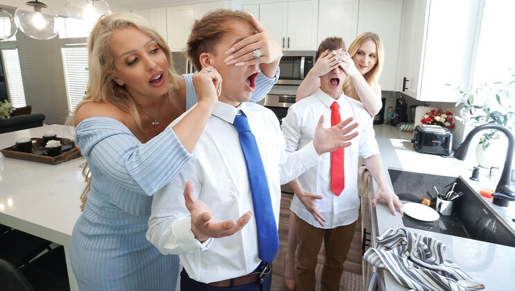 [MomSwap] - Foursome Frenzy at Home - Alura TNT Jenson - Audrey Madison - Joshua Lewis - Oliver Faze