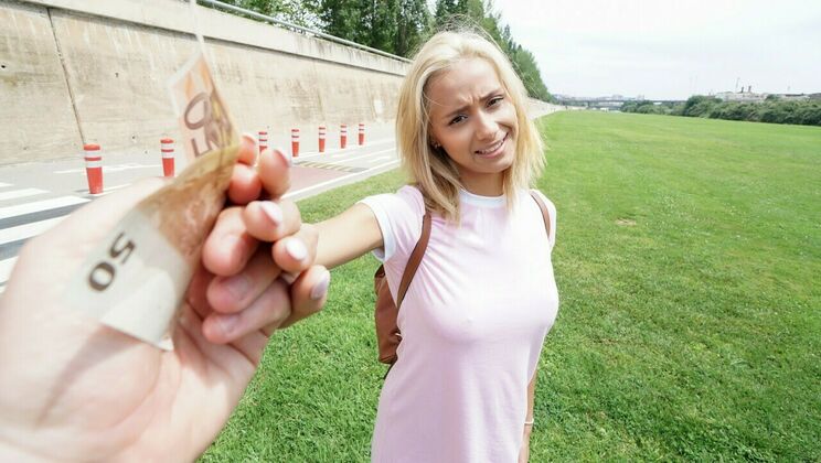 Colombian Cutie's Cash For Cock Deal