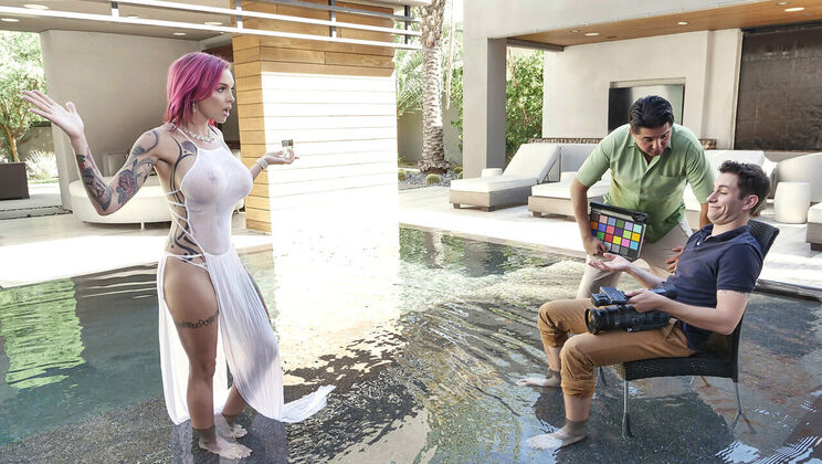 Anna Bell Peaks: A Scorching Hot Affair
