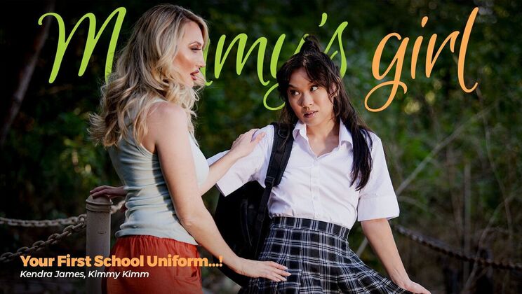 Schoolgirl Uniform Pussy Licking and Kissing!