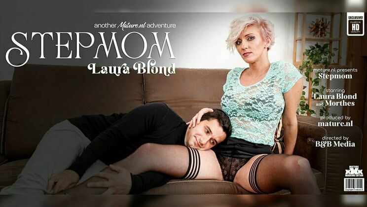 Mom's Little Secret: Fucking Laura Blond