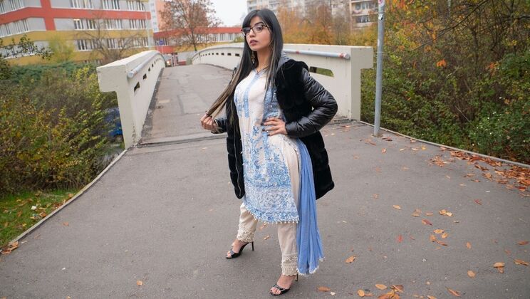 [PublicAgent] - Big Ass Asian Takes Big Cock in Reverse Cowgirl and Facial Finish - denis marti - Aaliyah Yasin